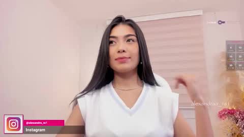 Alexandra Rodriguez online show from November 12, 2025, 1:39 am