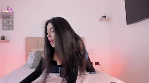 Alexandra Rodriguez online show from April 13, 2026, 3:45 am