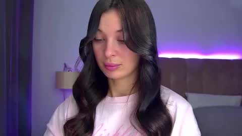 AlexandraBloom online show from November 17, 2025, 6:24 pm