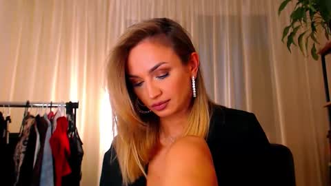 Snapshot of alexandrawooow chatting on May 1, 2026, 4:55 pm alexandrawooow online show from May 1, 2026, 4:55 pm