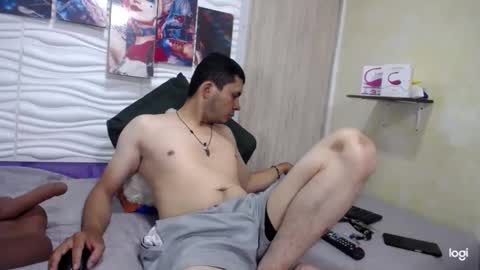 Snapshot of alexe_xx chatting on April 12, 2026, 11:54 pm Alex online show from April 12, 2026, 11:54 pm