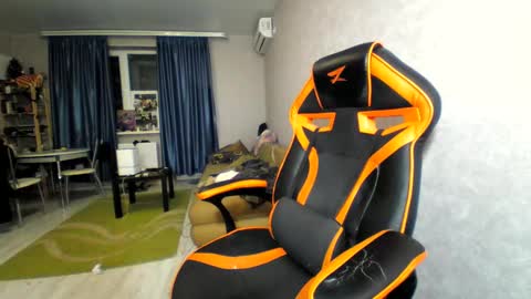 Snapshot of alexfox2018 chatting on March 5, 2025, 6:01 pm Alex online show from March 5, 2025, 6:01 pm