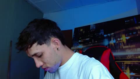 alexgiraldo__ online show from April 12, 2026, 2:05 am