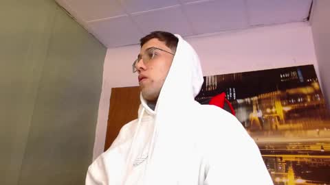 alexgiraldo__ online show from April 19, 2026, 12:15 pm
