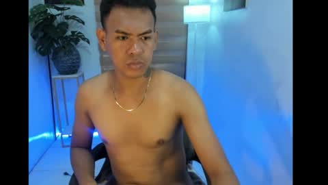 alexgrayanx online show from November 10, 2025, 7:29 am