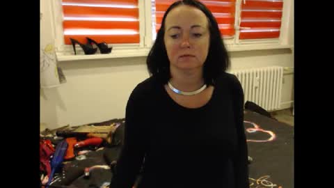 Snapshot of alexie33 chatting on November 2, 2025, 8:28 am alexie33 online show from November 2, 2025, 8:28 am