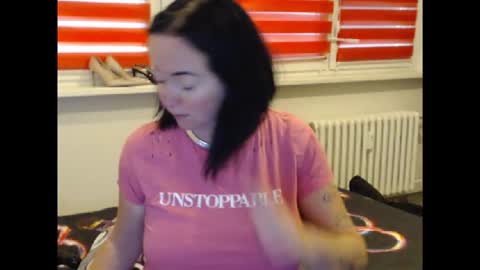 Snapshot of alexie33 chatting on November 10, 2025, 9:30 am alexie33 online show from November 10, 2025, 9:30 am