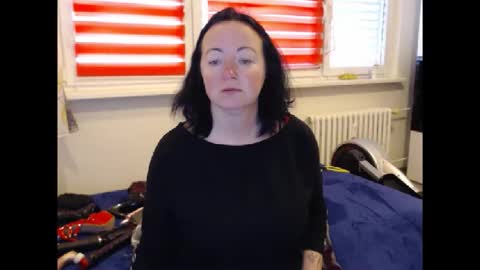 Snapshot of alexie33 chatting on December 22, 2025, 9:17 am alexie33 online show from December 22, 2025, 9:17 am