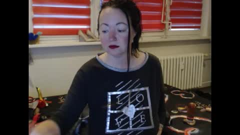 Snapshot of alexie33 chatting on February 15, 2026, 6:32 am alexie33 online show from February 15, 2026, 6:32 am