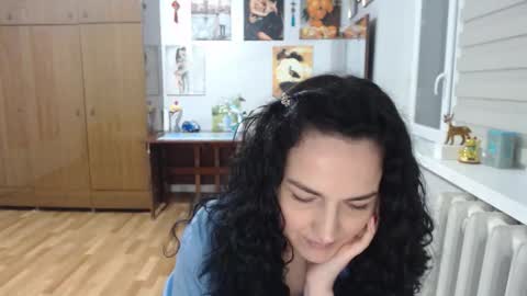 Snapshot of alexismillers chatting on February 9, 2026, 8:02 pm AlexisMillers online show from February 9, 2026, 8:02 pm