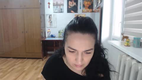 Snapshot of alexismillers chatting on February 15, 2026, 12:03 pm AlexisMillers online show from February 15, 2026, 12:03 pm