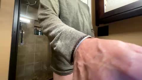 Snapshot of alexjamess100 chatting on November 8, 2025, 2:12 am Alex online show from November 8, 2025, 2:12 am