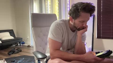 Alex Mann online show from October 1, 2025, 4:02 pm