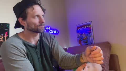 Snapshot of alexmanndickerson chatting on April 4, 2026, 10:18 pm Alex Mann online show from April 4, 2026, 10:18 pm