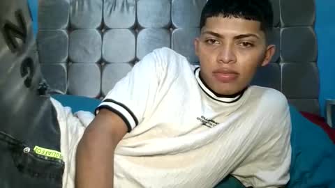 alexsexy1405 online show from May 8, 2026, 9:20 pm