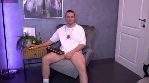 Snapshot of alexwildexx chatting on July 10, 2026, 6:39 am Alex online show from July 10, 2026, 6:39 am