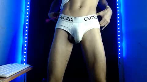 Snapshot of alexx_1214 chatting on November 20, 2025, 2:23 am Alexx online show from November 20, 2025, 2:23 am