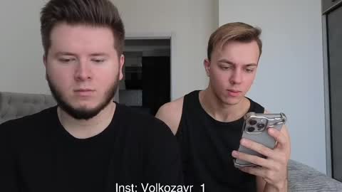 Snapshot of alexxx_d chatting on April 17, 2026, 8:28 am AlexDimaIgor online show from April 17, 2026, 8:28 am