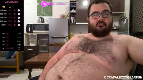 Snapshot of alexxxbear chatting on October 1, 2025, 5:52 pm alexxxbear online show from October 1, 2025, 5:52 pm