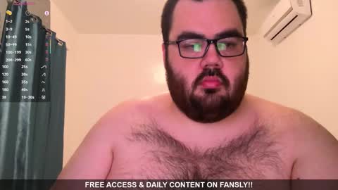 Snapshot of alexxxbear chatting on February 12, 2026, 12:27 am alexxxbear online show from February 12, 2026, 12:27 am