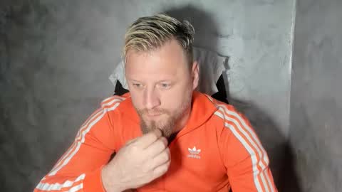 alexyno2022 ONLYFANS online show from March 29, 2026, 5:51 am