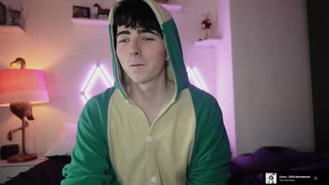 Snapshot of alfiegreenxxx chatting on November 26, 2025, 11:17 pm Alfie Green online show from November 26, 2025, 11:17 pm