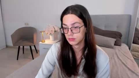 Alfreda online show from September 21, 2025, 10:39 am