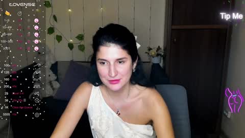 Alianna online show from January 11, 2025, 6:01 pm