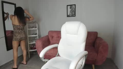 Snapshot of alice23jones chatting on October 9, 2025, 4:27 pm Alice online show from October 9, 2025, 4:27 pm