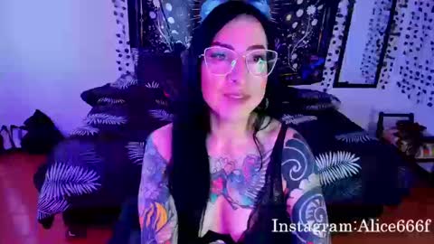 ALiCE ROSE online show from September 19, 2025, 5:02 pm