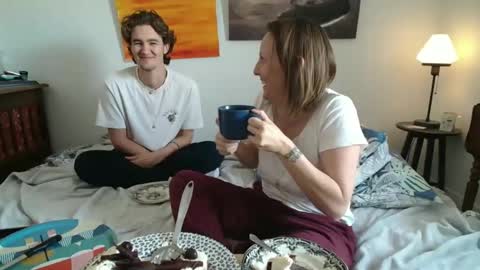 Alice online show from April 10, 2026, 1:05 pm