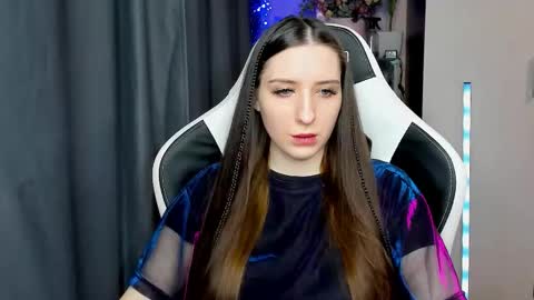 Snapshot of alice_bailey chatting on December 16, 2025, 12:54 pm Alice online show from December 16, 2025, 12:54 pm