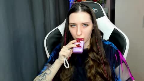 Snapshot of alice_bailey chatting on April 3, 2026, 12:36 pm Alice online show from April 3, 2026, 12:36 pm