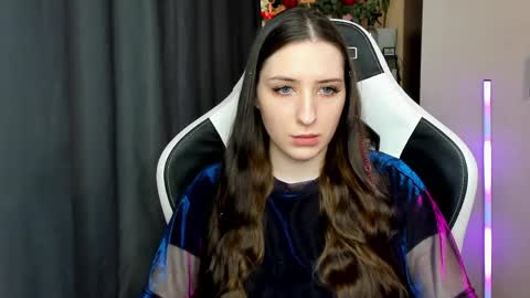 Snapshot of alice_bailey chatting on April 16, 2026, 12:39 pm Alice online show from April 16, 2026, 12:39 pm