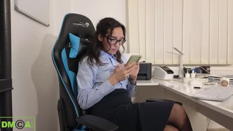 Snapshot of alice_bane chatting on January 7, 2025, 6:35 pm A R Y A  T I A online show from January 7, 2025, 6:35 pm