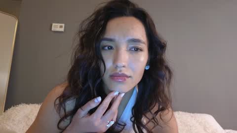 Snapshot of alice_bane chatting on January 15, 2025, 10:24 pm A R Y A  T I A online show from January 15, 2025, 10:24 pm