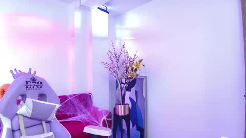 Alice  online show from November 1, 2025, 8:11 pm