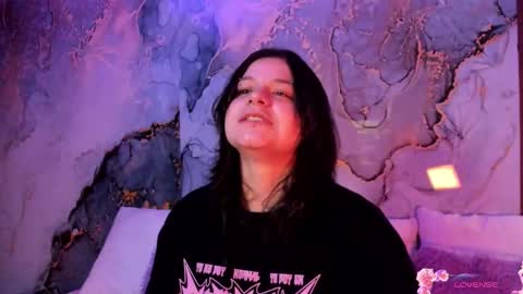 Mey online show from November 20, 2025, 11:48 pm