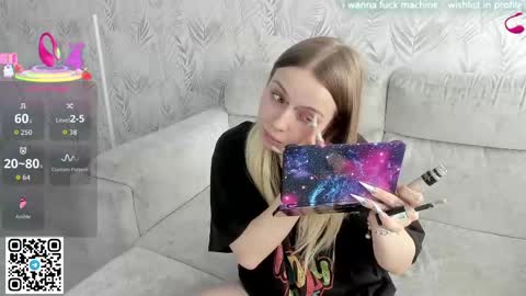 alice_halle online show from April 14, 2026, 9:37 am