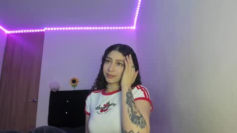 Snapshot of alice_martinez_ chatting on February 25, 2025, 8:14 am alice and amber online show from February 25, 2025, 8:14 am