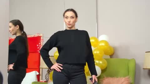 Snapshot of alice_munro chatting on February 12, 2025, 5:26 am AliceMunro online show from February 12, 2025, 5:26 am