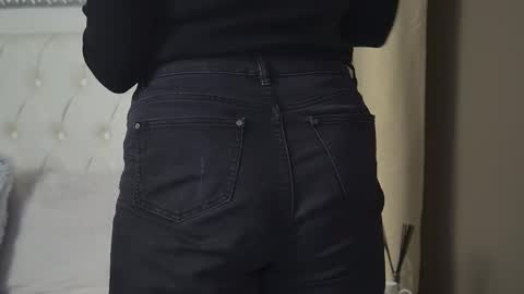 Snapshot of alice_munro chatting on February 21, 2026, 8:32 pm AliceMunro online show from February 21, 2026, 8:32 pm