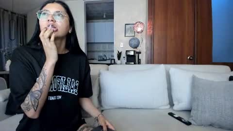 Snapshot of alice_n_mike chatting on July 7, 2026, 10:41 am Alice Mike online show from July 7, 2026, 10:41 am
