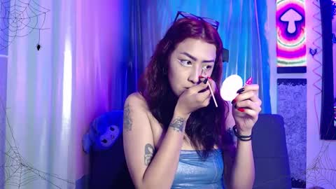      online show from October 4, 2025, 8:51 pm