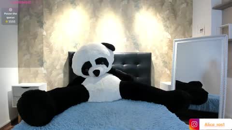 Alice  online show from October 6, 2025, 3:37 am