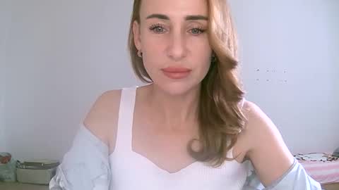 Snapshot of alice_sewx chatting on September 18, 2025, 9:44 am Alice Sewx online show from September 18, 2025, 9:44 am