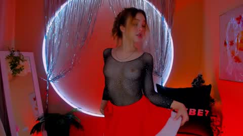 Alice  online show from December 20, 2024, 1:43 pm