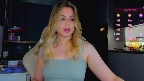 Snapshot of alice_wander chatting on May 23, 2026, 2:28 am Alice online show from May 23, 2026, 2:28 am