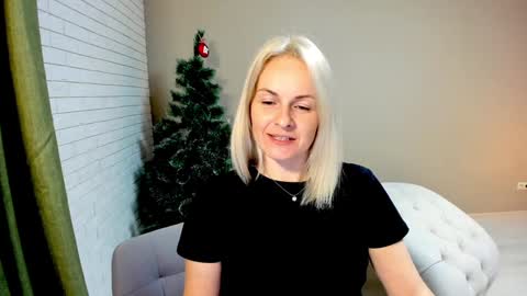 Snapshot of alicee__grace chatting on December 2, 2024, 8:00 pm Alicee online show from December 2, 2024, 8:00 pm