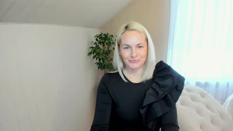 Snapshot of alicee__grace chatting on December 24, 2024, 10:22 am Alicee online show from December 24, 2024, 10:22 am